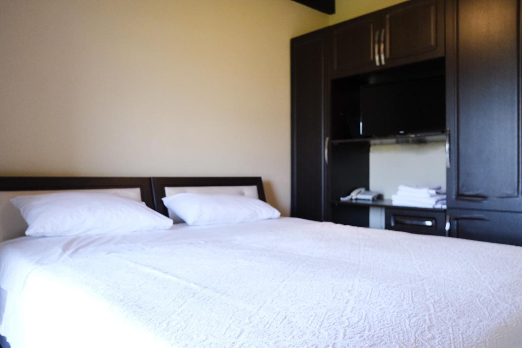 Bruci Hotel 3*